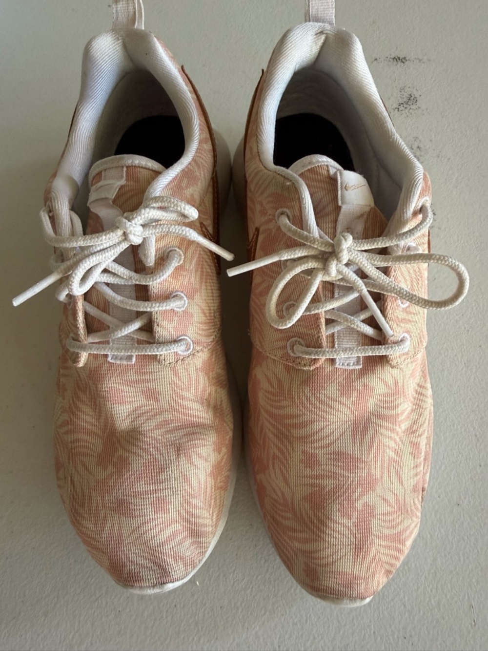 Nike Peach-Patterned Low-Top Sneakers